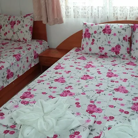 Guest house Kyshta Za Gosti Pri Krystyo I Vanya Ravda